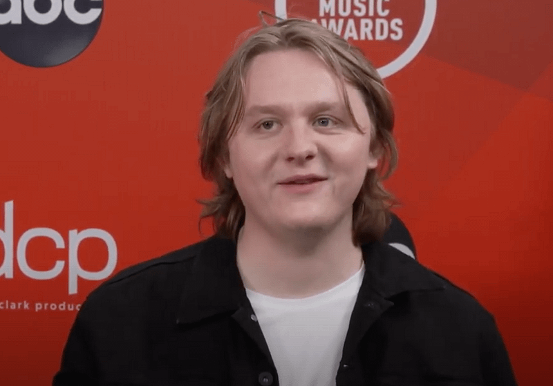 Lewis Capaldi Interview at AMAs 2020. He gives a special message to fans & more-with comedic flair